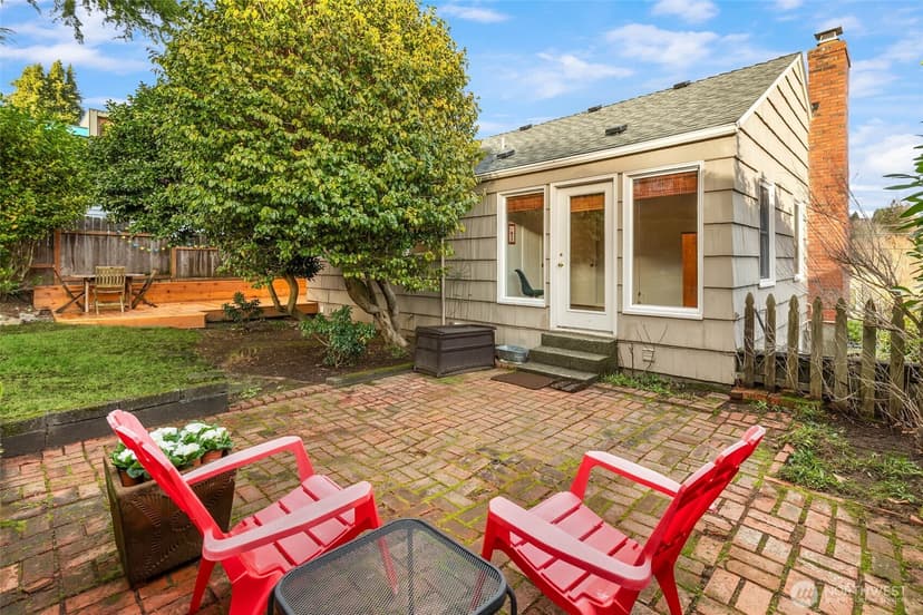 Property photo for 1947 34th Avenue W, Seattle photo 16