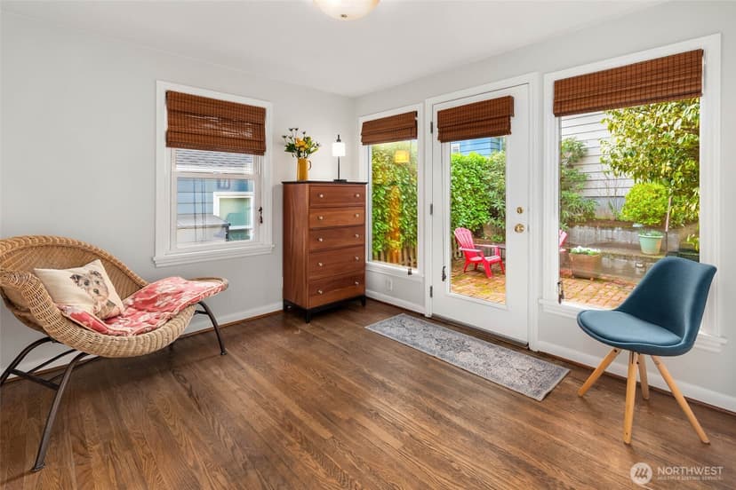 Property photo for 1947 34th Avenue W, Seattle photo 15