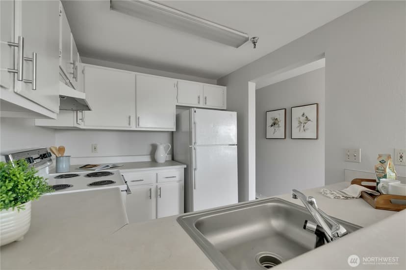 Property photo for 28610 16th Avenue S #303, Federal Way photo 10