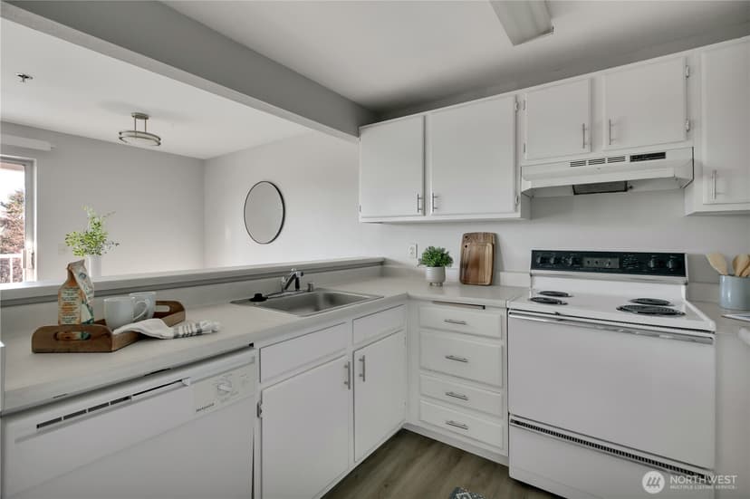 Property photo for 28610 16th Avenue S #303, Federal Way photo 9