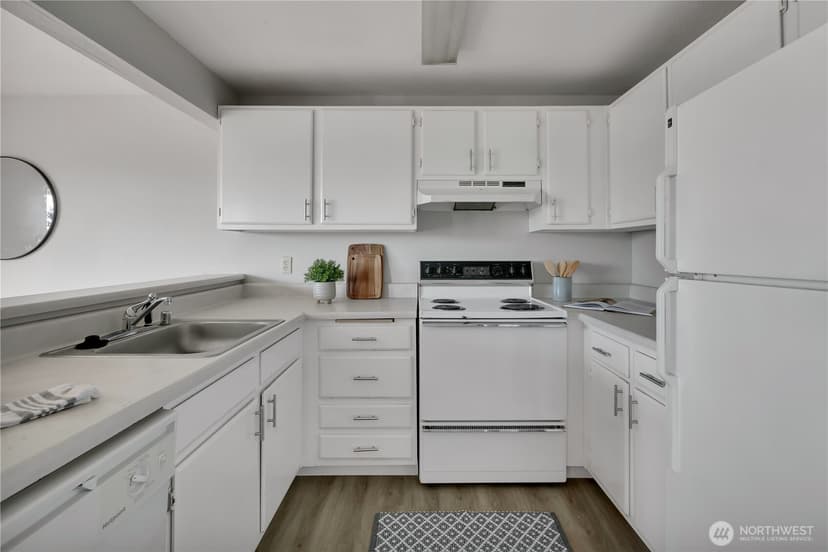 Property photo for 28610 16th Avenue S #303, Federal Way photo 8
