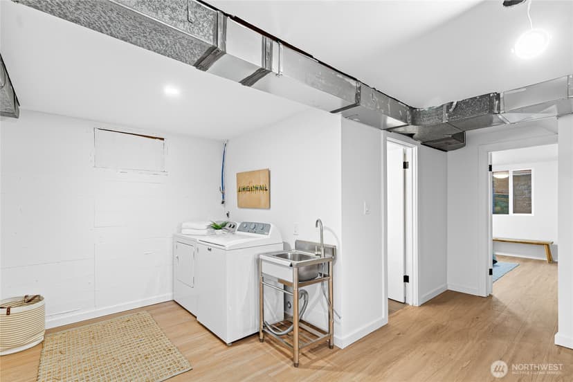 Property photo for 11721 24th Avenue NE, Seattle photo 30