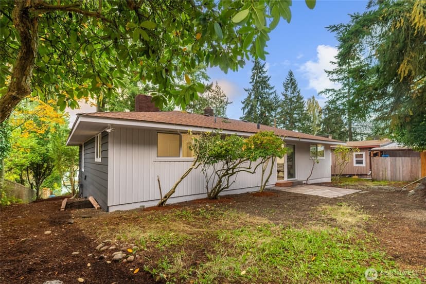 Property photo for 11721 24th Avenue NE, Seattle photo 35