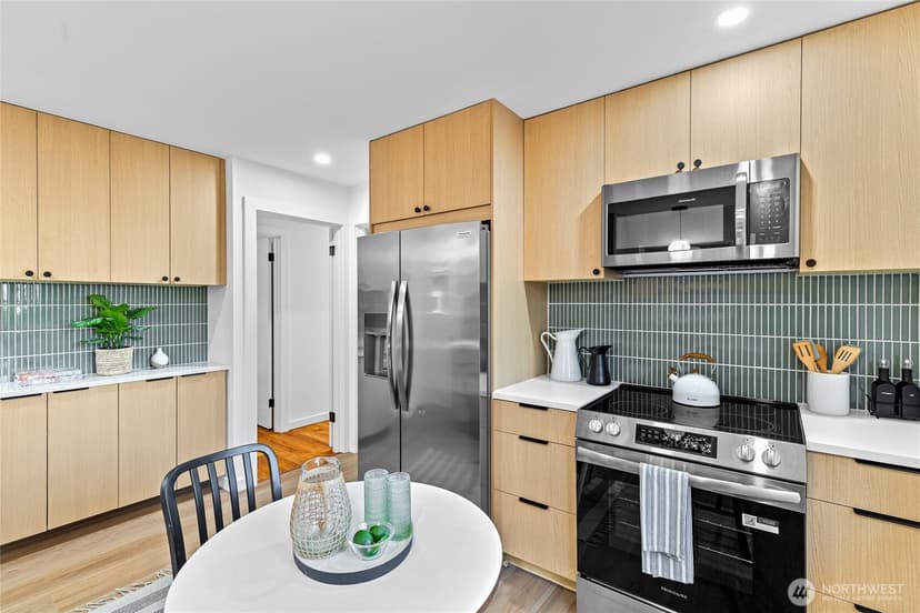 Property photo for 11721 24th Avenue NE, Seattle photo 10