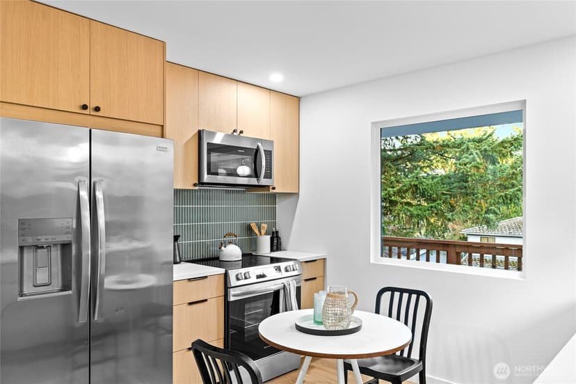 Property photo for 11721 24th Avenue NE, Seattle photo 13