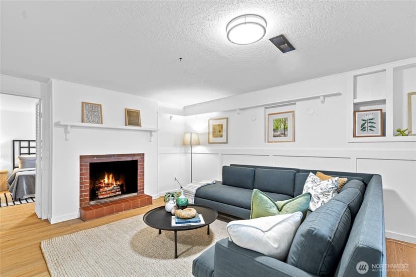 Property photo for 11721 24th Avenue NE, Seattle photo 23