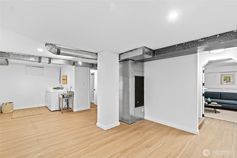 Property photo for 11721 24th Avenue NE, Seattle photo 31