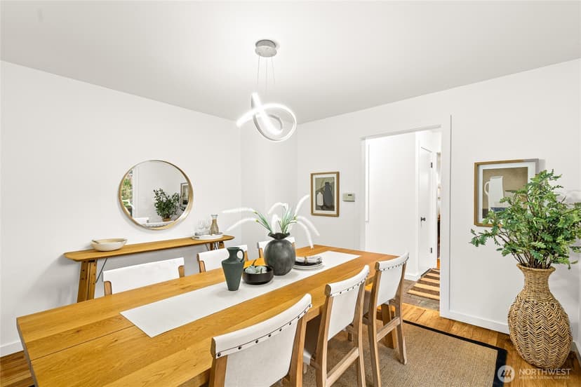 Property photo for 11721 24th Avenue NE, Seattle photo 9