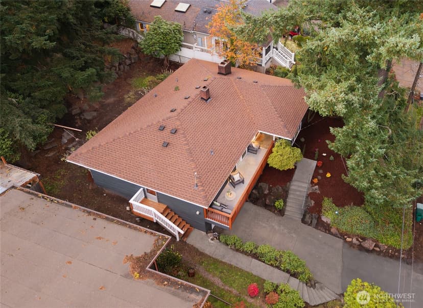 Property photo for 11721 24th Avenue NE, Seattle photo 37
