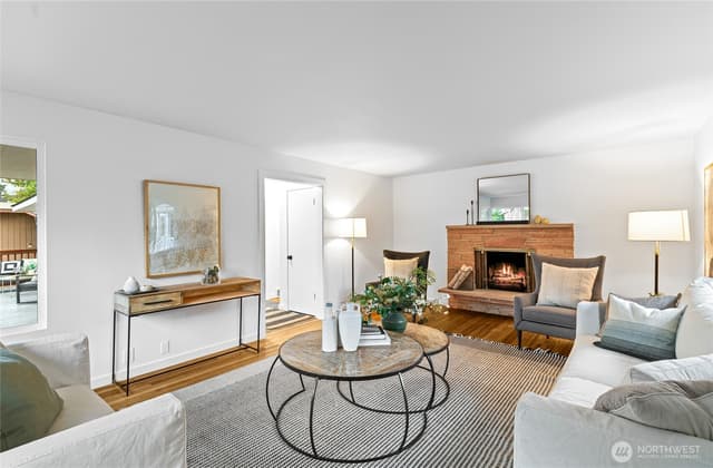 Property photo for 11721 24th Avenue NE, Seattle photo 5