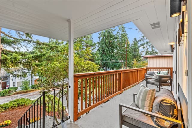 Property photo for 11721 24th Avenue NE, Seattle photo 3