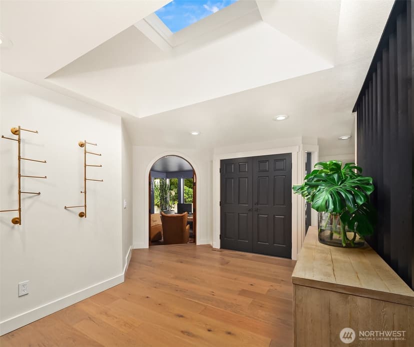 Property photo for 19303 Olympic View Drive, Edmonds photo 16