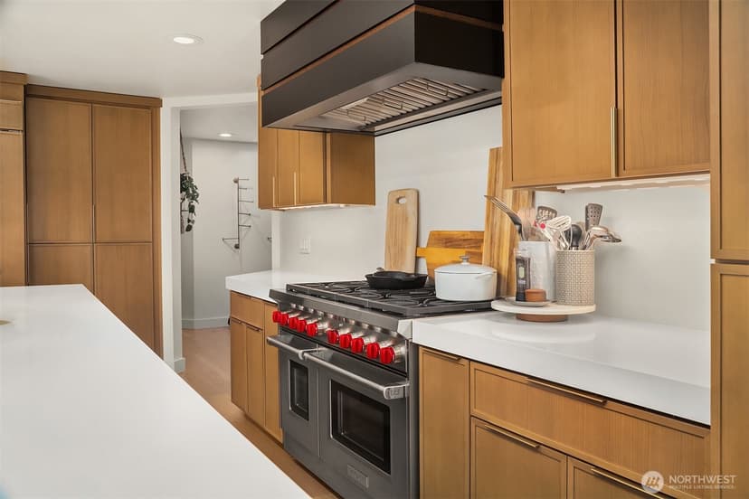 Property photo for 19303 Olympic View Drive, Edmonds photo 15