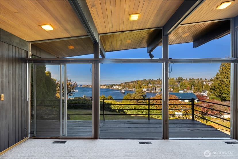 Property photo for 3653 W Commodore Way, Seattle photo 9