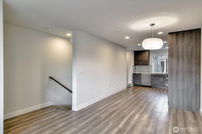 Property photo for 1919 24th Avenue S #C, Seattle photo 15