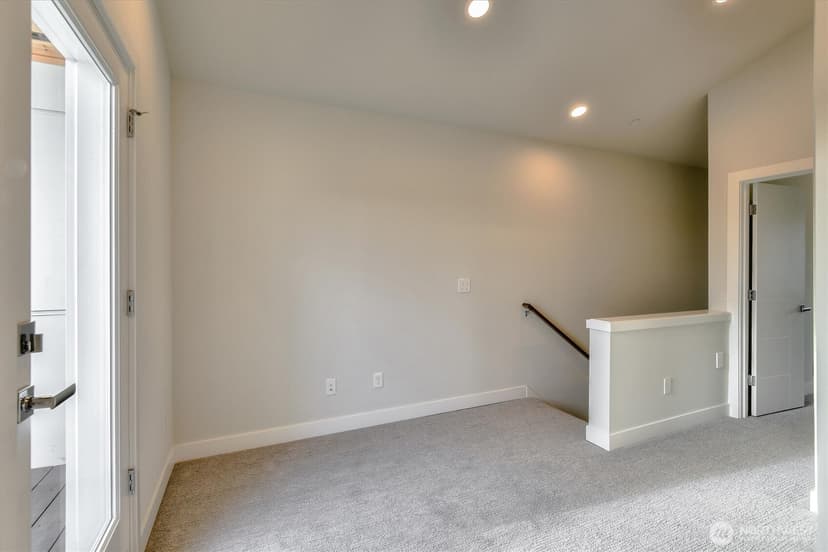 Property photo for 1919 24th Avenue S #D, Seattle photo 16