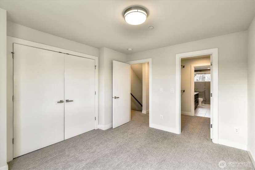 Property photo for 1919 24th Avenue S #D, Seattle photo 34