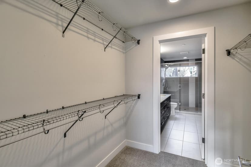 Property photo for 1919 24th Avenue S #D, Seattle photo 32