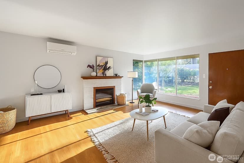 Property photo for 11144 Woodward Avenue S, Seattle photo 3