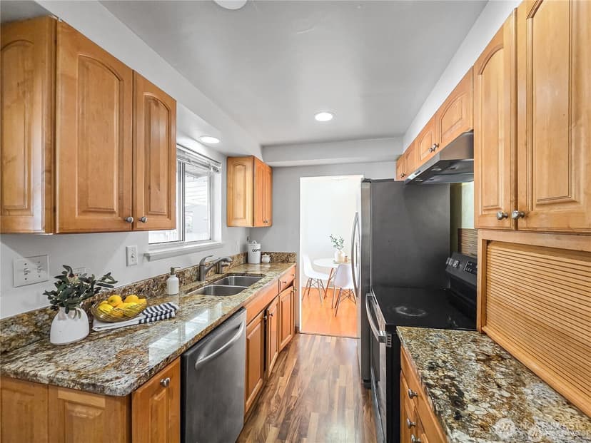 Property photo for 11144 Woodward Avenue S, Seattle photo 9