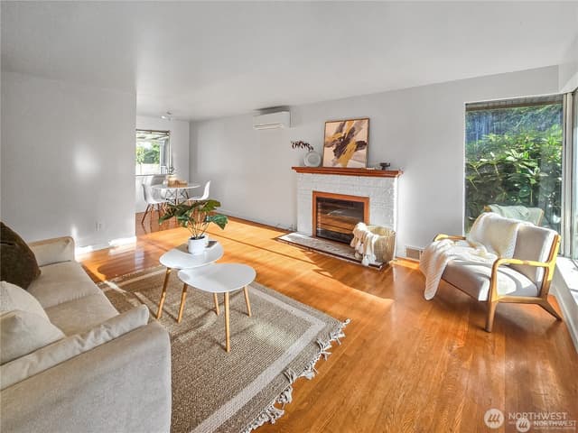 Property photo for 11144 Woodward Avenue S, Seattle photo 5
