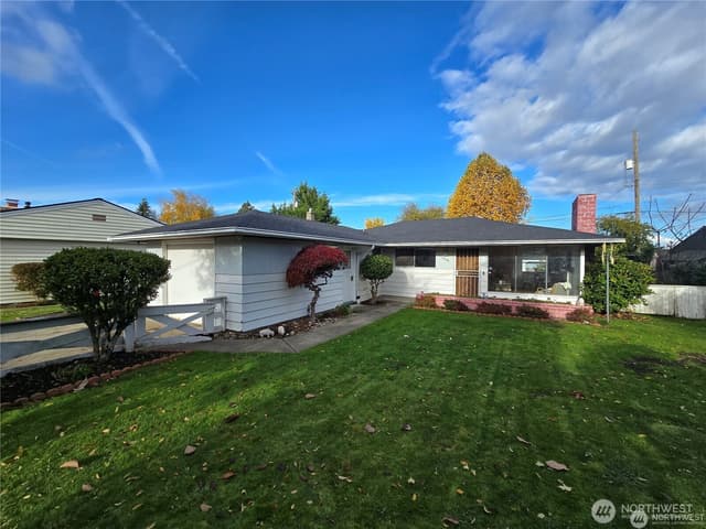 Property photo for 11144 Woodward Avenue S, Seattle photo 2