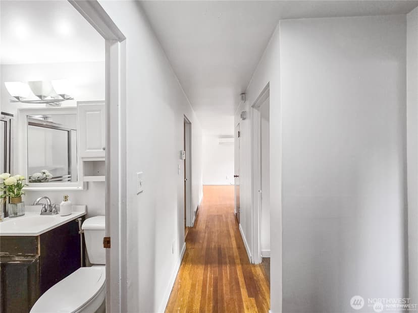 Property photo for 11144 Woodward Avenue S, Seattle photo 10