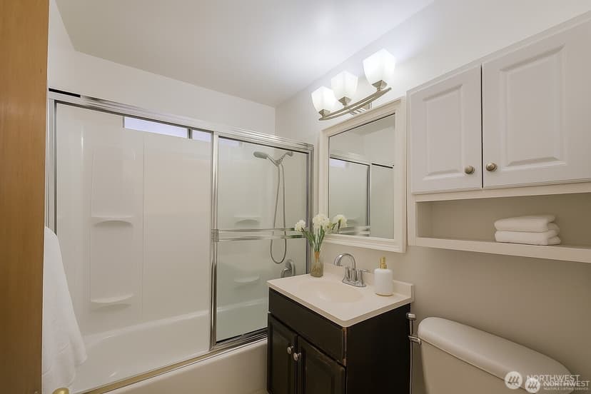 Property photo for 11144 Woodward Avenue S, Seattle photo 12