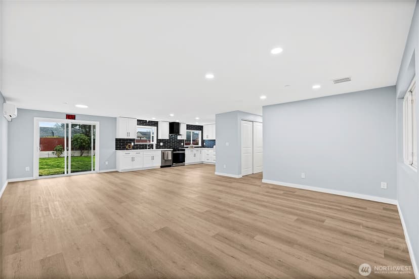 Property photo for 5704 109th Street SW, Lakewood photo 5