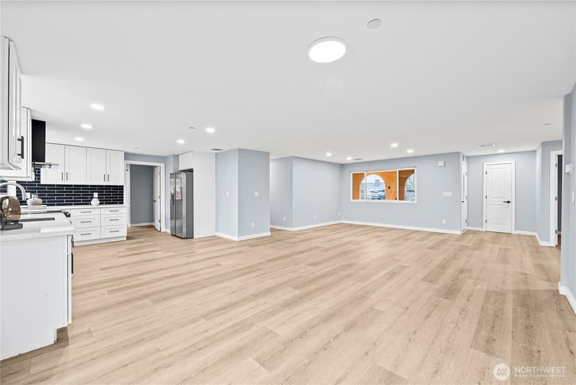 Property photo for 5704 109th Street SW, Lakewood photo 13
