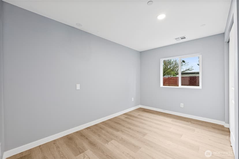 Property photo for 5704 109th Street SW, Lakewood photo 20