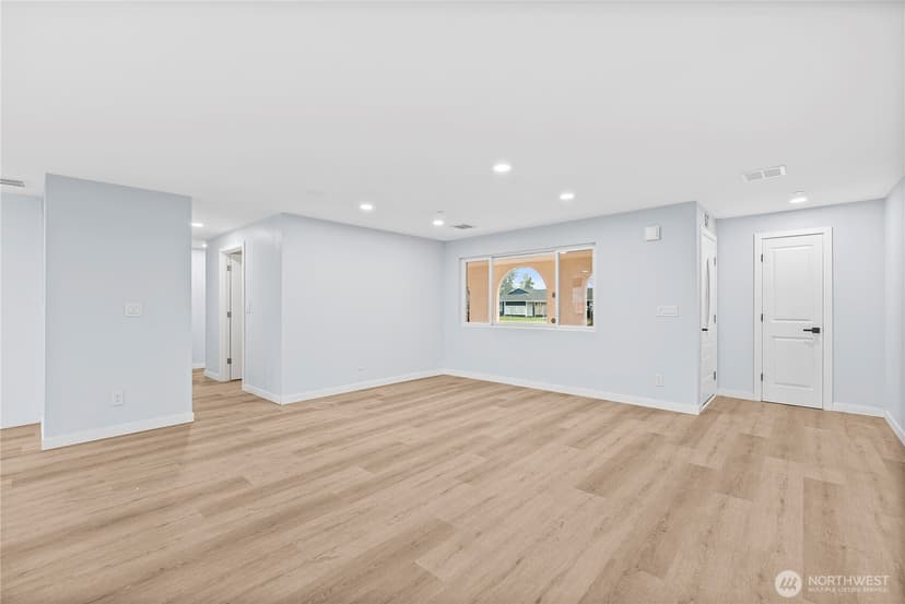 Property photo for 5704 109th Street SW, Lakewood photo 14