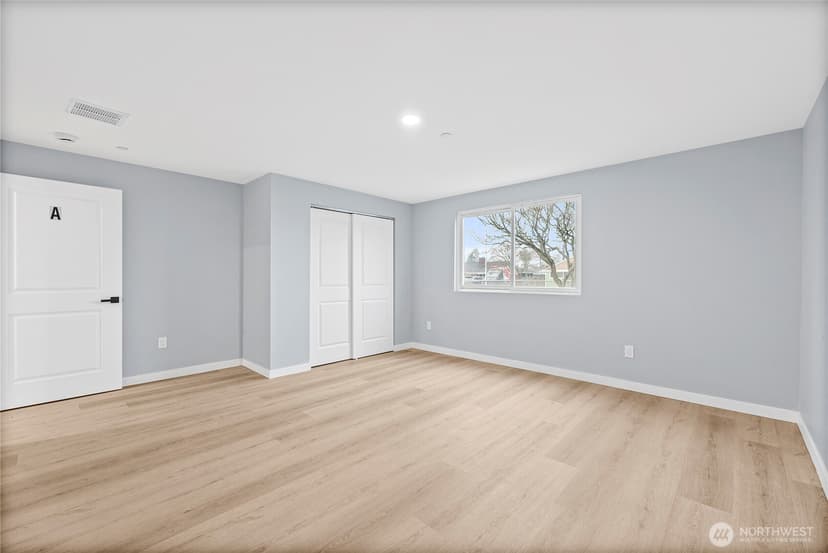 Property photo for 5704 109th Street SW, Lakewood photo 23