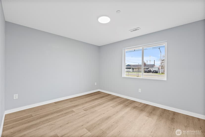Property photo for 5704 109th Street SW, Lakewood photo 22