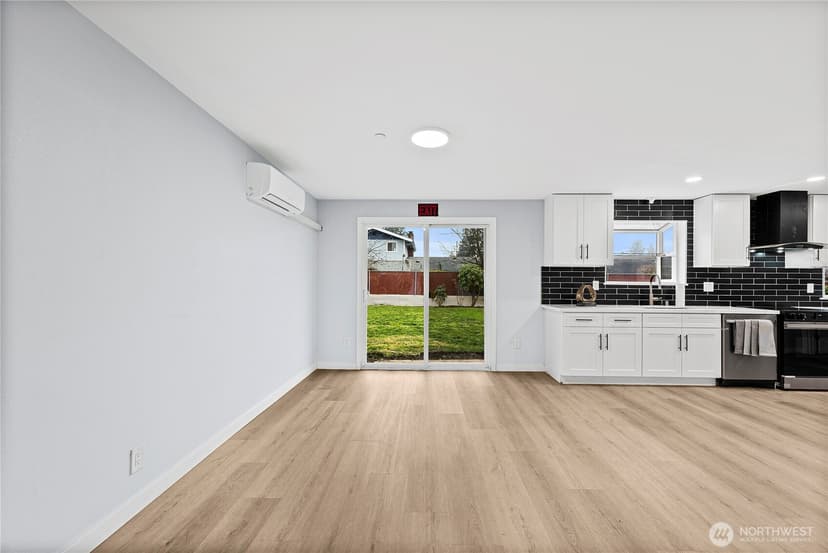 Property photo for 5704 109th Street SW, Lakewood photo 6