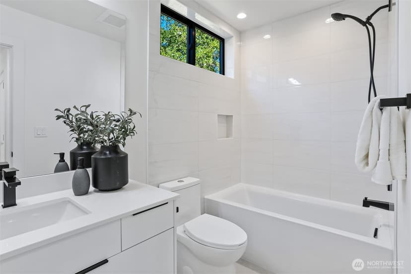 Property photo for 8750 13th Avenue NW #B, Seattle photo 23