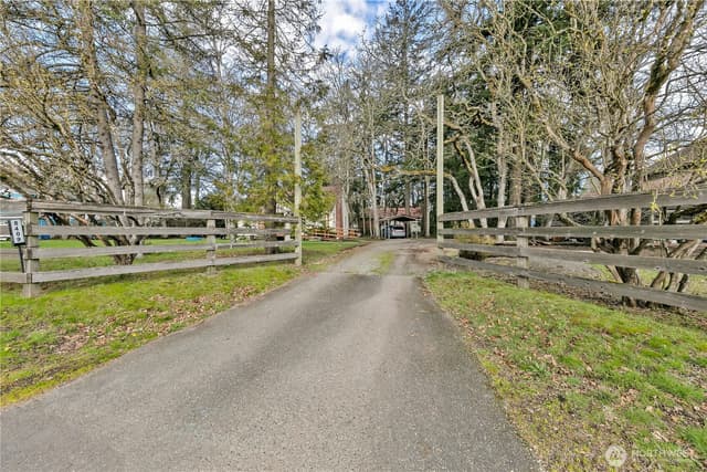 Property photo for 8409 Washington Boulevard SW, Lakewood photo 2
