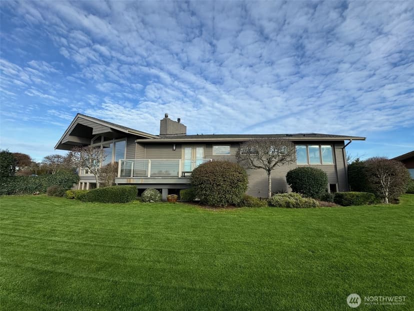 Property photo for 9600 Hilltop Road, Bellevue