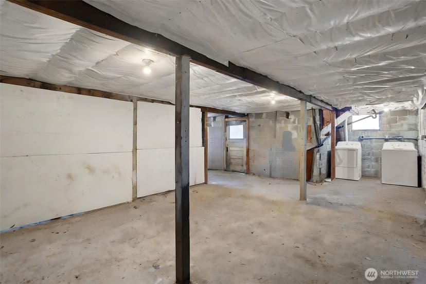 Property photo for 19024 15th Avenue NE, Shoreline photo 28