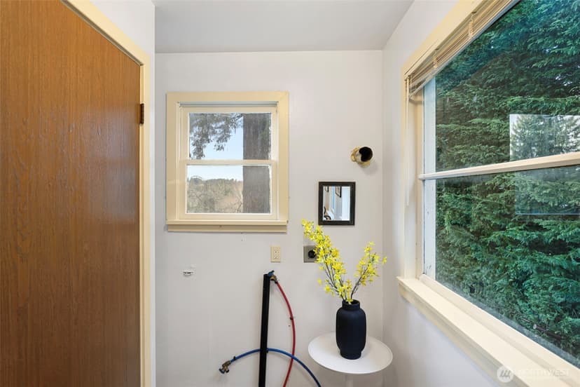 Property photo for 19024 15th Avenue NE, Shoreline photo 17