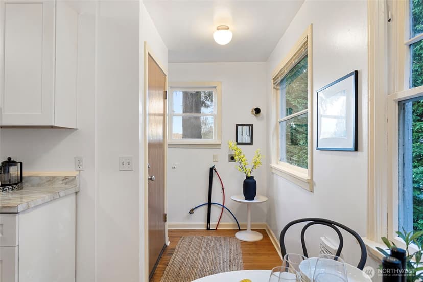 Property photo for 19024 15th Avenue NE, Shoreline photo 16