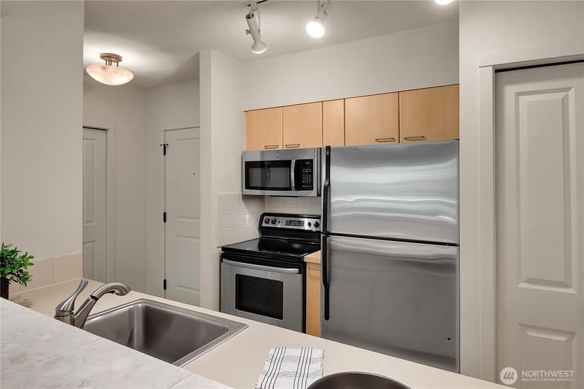 Property photo for 5001 California Avenue SW #212, Seattle photo 12