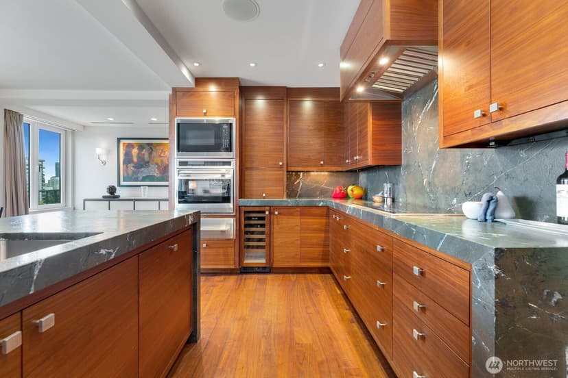 Property photo for 1300 University Street #11A, Seattle photo 12