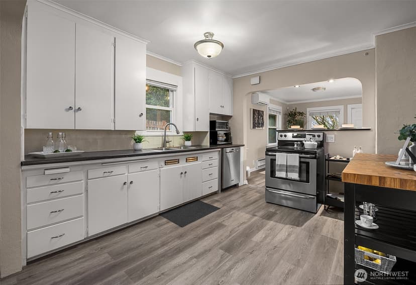 Property photo for 4602 6th Avenue NW, Seattle photo 11