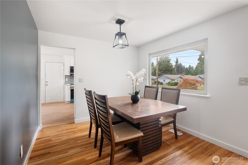 Property photo for 16624 3rd Avenue S, Burien photo 6