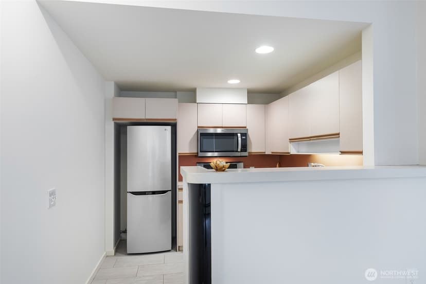 Property photo for 98 Union Street #408, Seattle photo 9