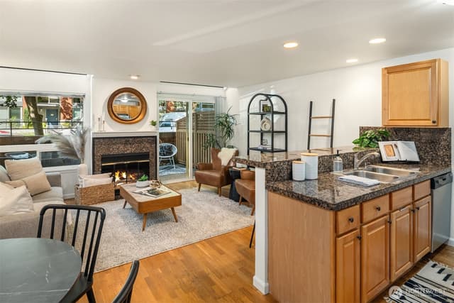 Property photo for 512 10th Avenue E #3, Seattle photo 3