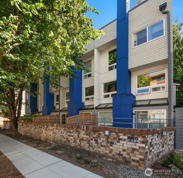 Property photo for 512 10th Avenue E #3, Seattle photo 2