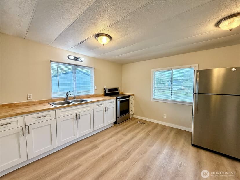 Property photo for 774 Rain Street NE, Ocean Shores photo 8