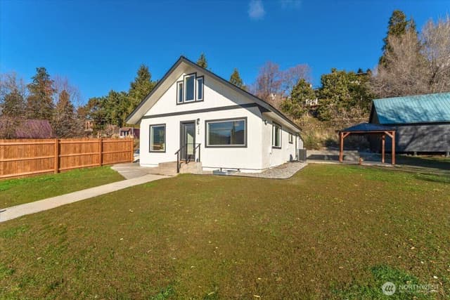 Property photo for 124 Boetzkes Avenue, Manson photo 3
